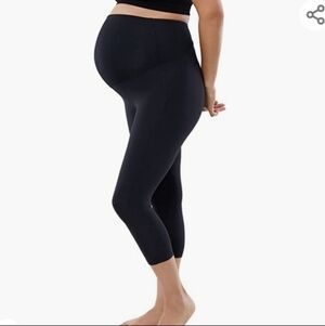 Be Maternity by Ingrid & Isabel Black Croppwd Leggings Medium Full Panel Comfort